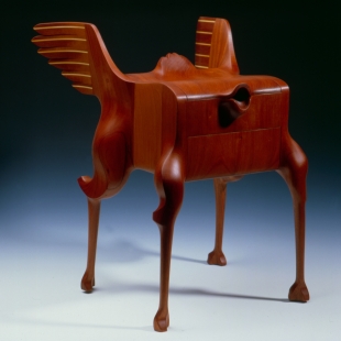 Roheryn Winged Box