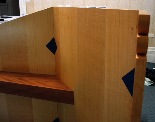 Heimdall2Desk2_003