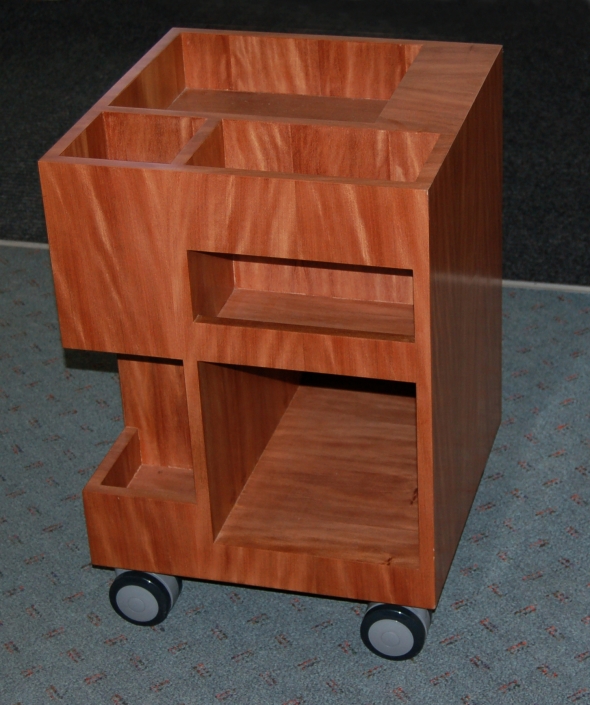 Heimdall2Desk2_004