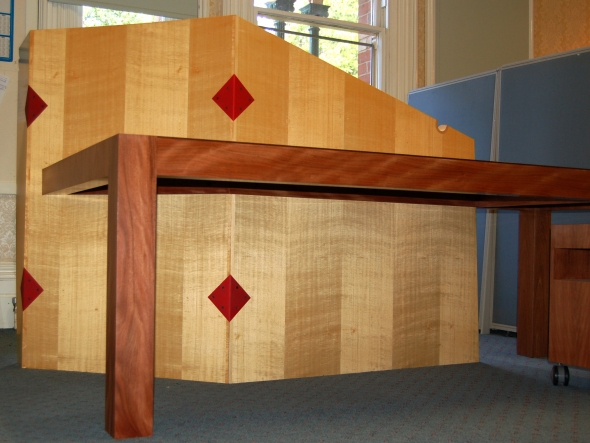 Heimdall2Desk2_005