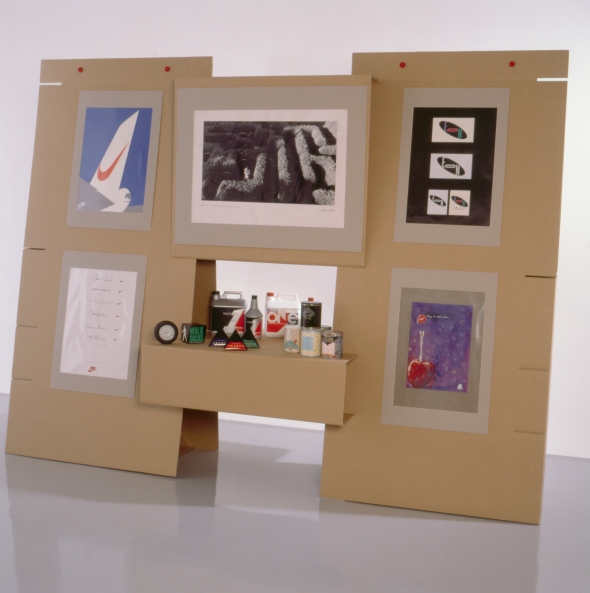 CardboardStand_001
