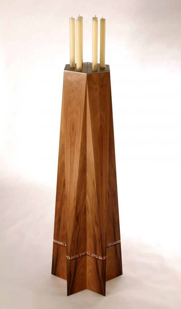 YomHashCandelabra_001